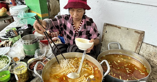 Que contient un bol de soupe de nouilles à 10 000 VND à Hué ?