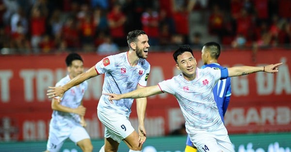 Đội Công an Hà Nội áp sát Thanh Hóa FC