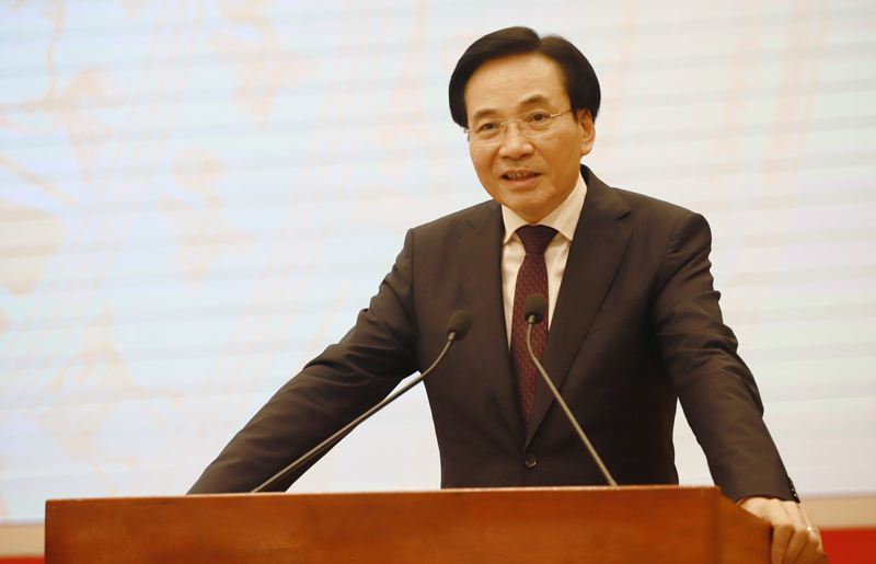 Minister Tran Van Son is the chairman of the Prime Minister's Advisory Council on Administrative Reform.