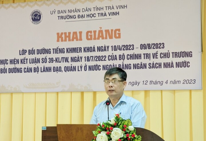 Tra Vinh University opens Khmer language training class for staff - 2