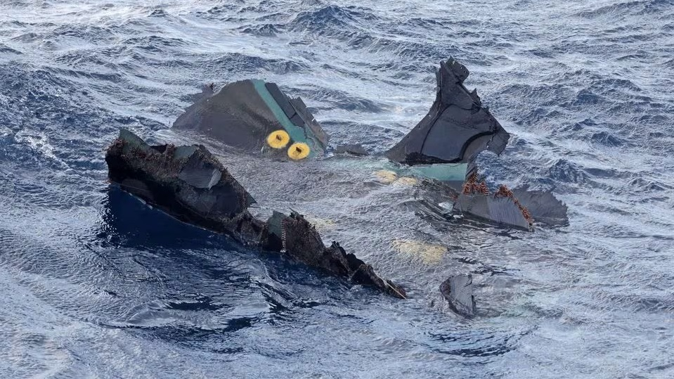 Found the bodies of 5 members of the Osprey flight outside Japan picture 1