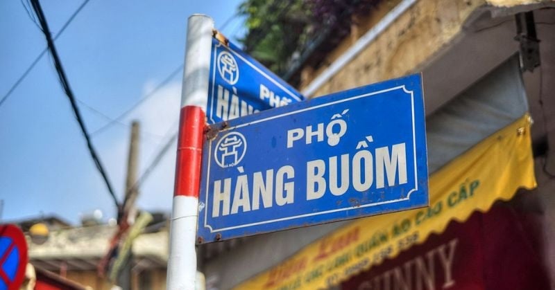 After 7 auctions, the prime land in Hanoi's Old Quarter has been reduced by half.