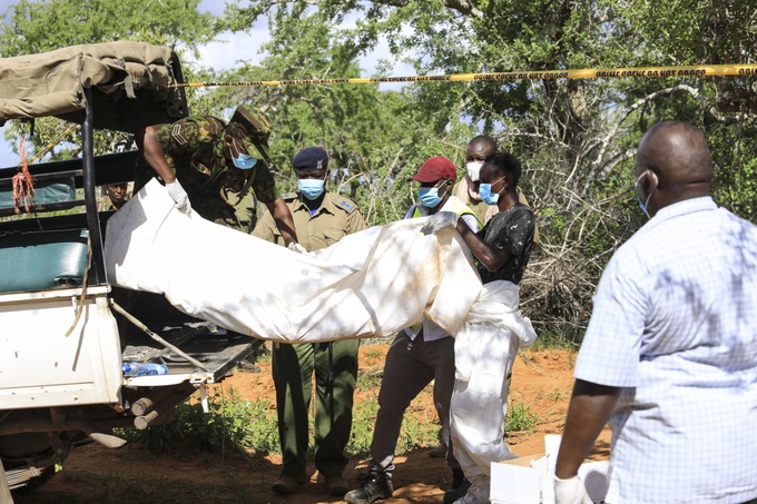 Số thi thể trong vụ giáo phái nhịn ăn đến chết ở Kenya tăng lên 73 - 1