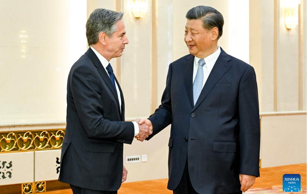 El presidente chino, Xi Jinping, habla con calma al reunirse con el ministro de Asuntos Exteriores de Estados Unidos. Foto 1