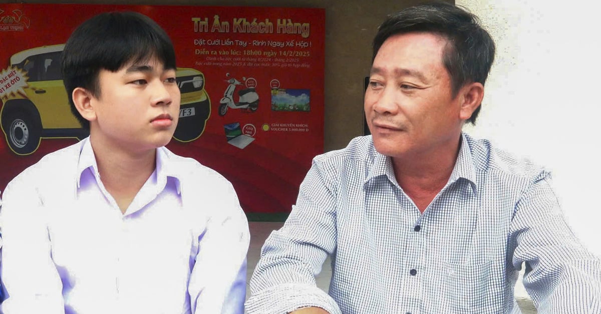 The street vendor uncle took his orphaned nephew to Nha Trang to receive the scholarship "Giving Strength to School"