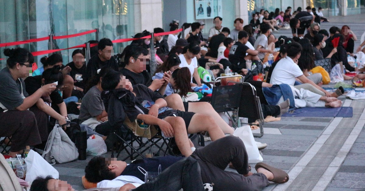 Young people 'camp' overnight in line, waiting to buy Labubu