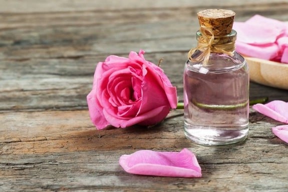 8 benefits of roses for health and beauty