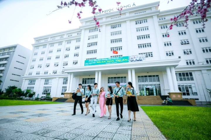 Trường Đại học Đông Á.