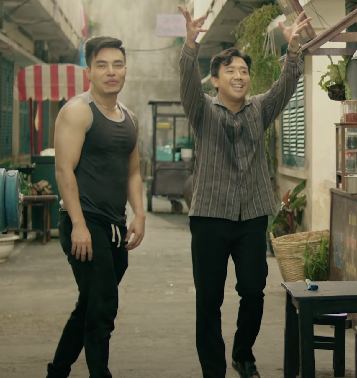 Le Duong Bao Lam은 Tran Thanh과 함께 술집에 갔다는 것을 부인하고 1억 8,700만 VND 2를 지불하지 않았습니다.