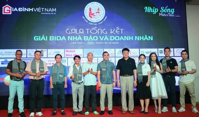 Giải Bida Nhà báo và Doanh nhân hỗ trợ 150 triệu đồng cho các em nhiễm chất độc dioxin