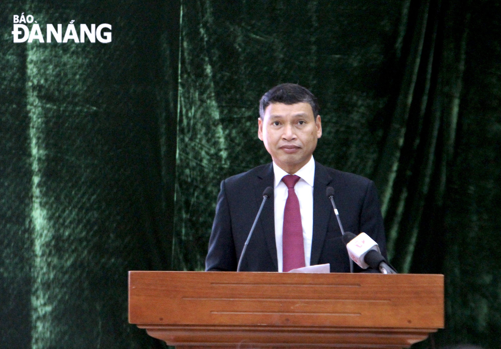 Standing Vice Chairman of the City People's Committee Ho Ky Minh spoke at the workshop. Photo: M.Q - V.H
