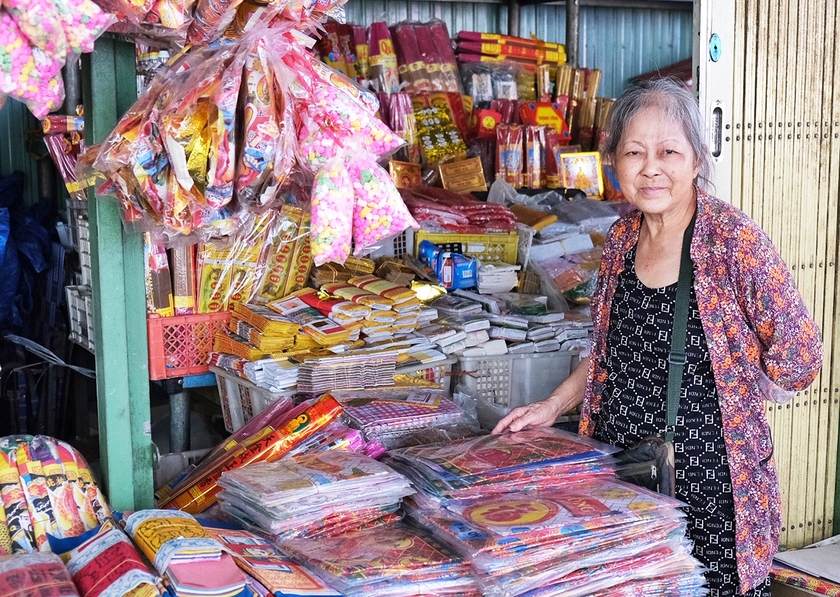 Hundred years of Don market photo 2