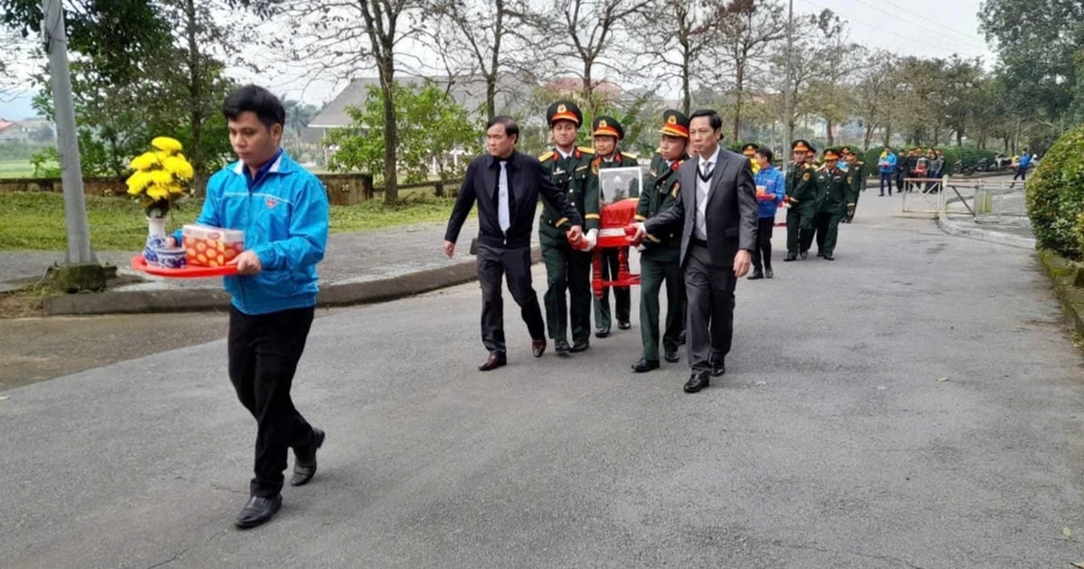 Funeral and burial of 11 martyrs' remains recently found in Quang Tri