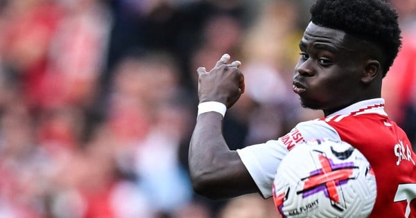 Bukayo Saka ở lại Arsenal đến 2027