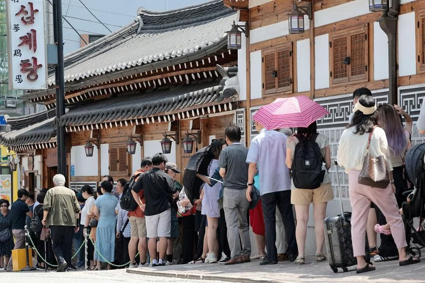 South Korea recorded more than 120 cases of heatstroke in just 3 days, picture 1