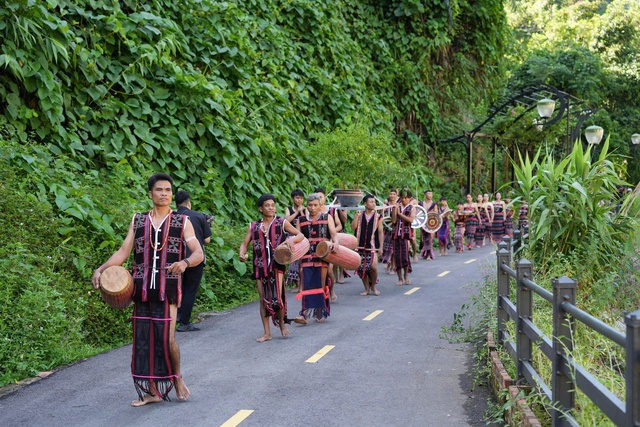 Nhiều hoạt động văn hóa, du lịch diễn ra tại Lễ hội ớt A Riêu - Ảnh 3.