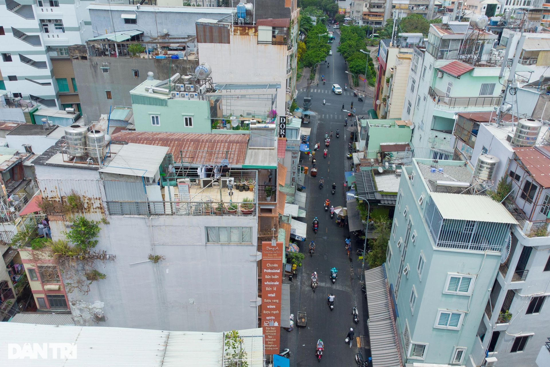 Images de maisons coûtant un demi-milliard de VND/m2 ou vendues aux enchères à plusieurs reprises sans succès photo 2