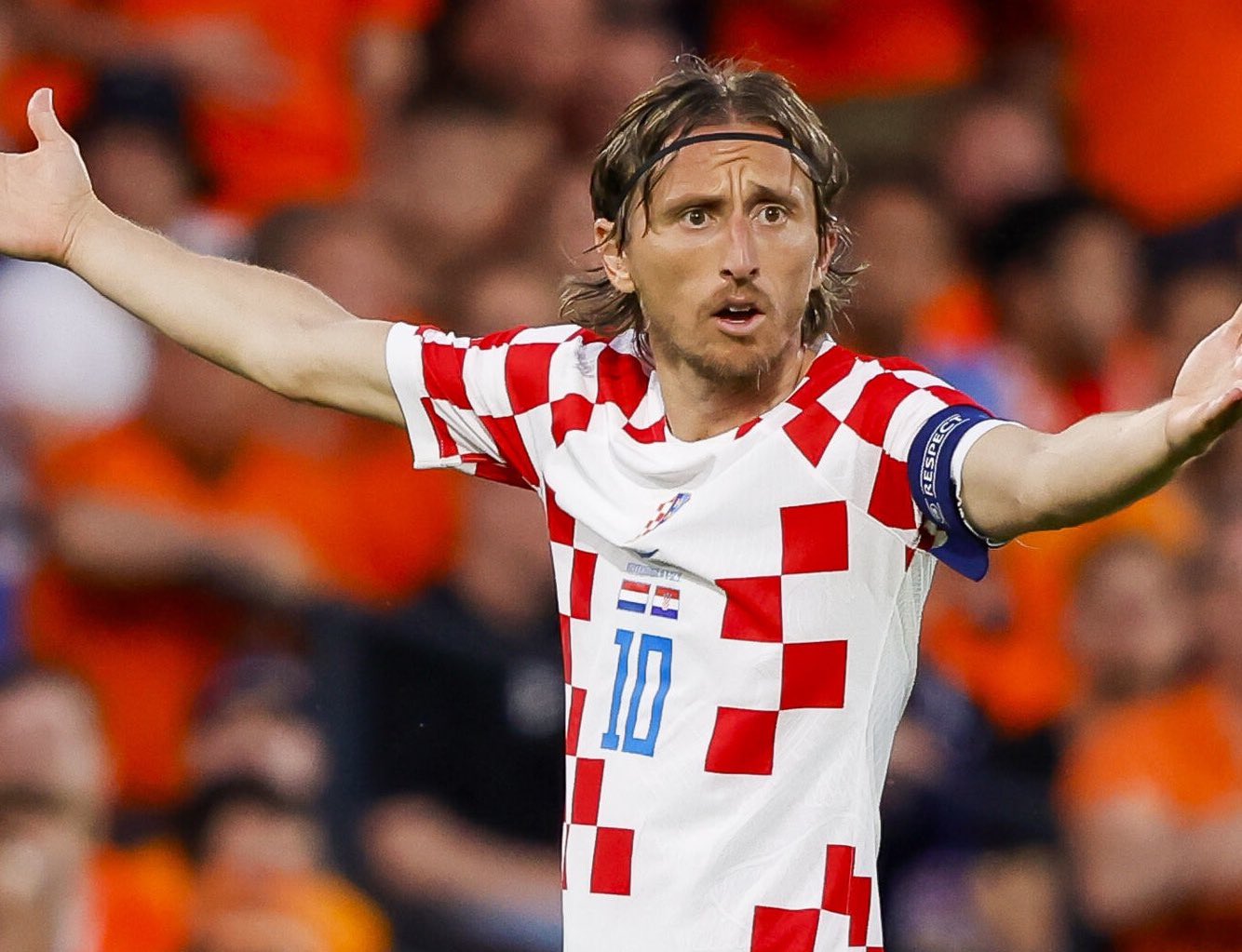 Modric lần thứ 3 từ chối lời mời ‘khủng’ 200 triệu euro từ Ả Rập Xê Út - Ảnh 1.