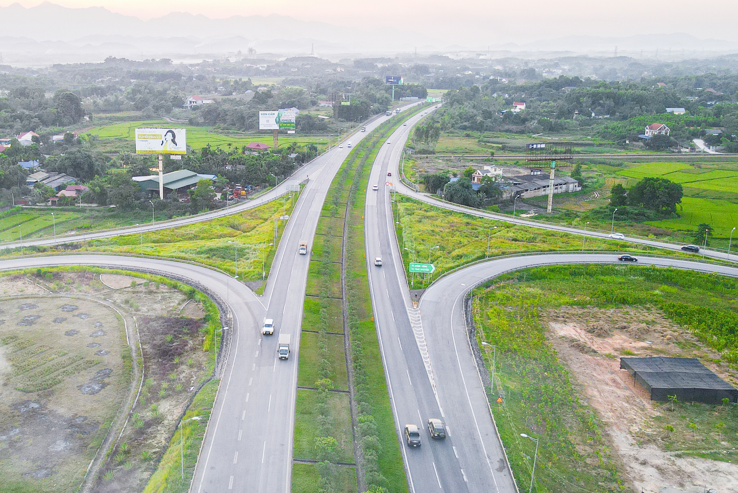 Sớm huy động vốn đầu tư mở rộng cao tốc Hà Nội - Thái Nguyên lên 6 làn xe- Ảnh 1.