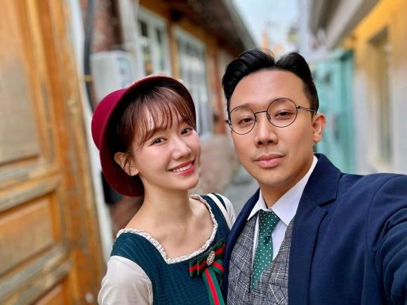 トラン・タン氏は、妻が職業上の祖先の命日に参加しなかった理由を説明した。写真：Facebookキャラクター