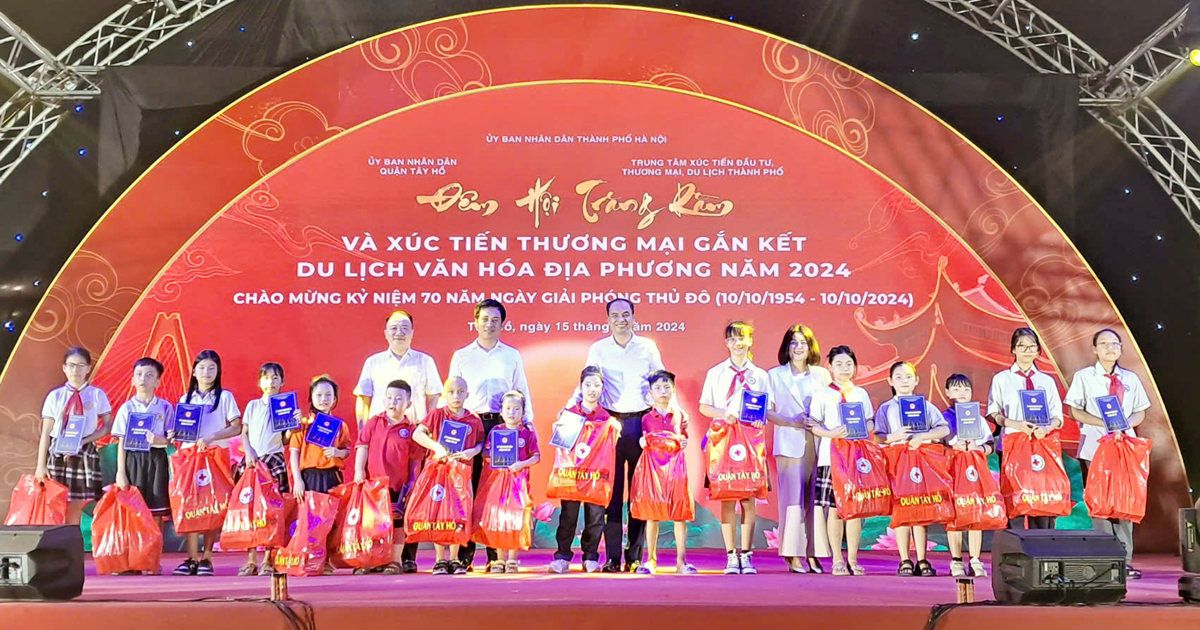 Opening of the Full Moon Festival and promoting trade and tourism