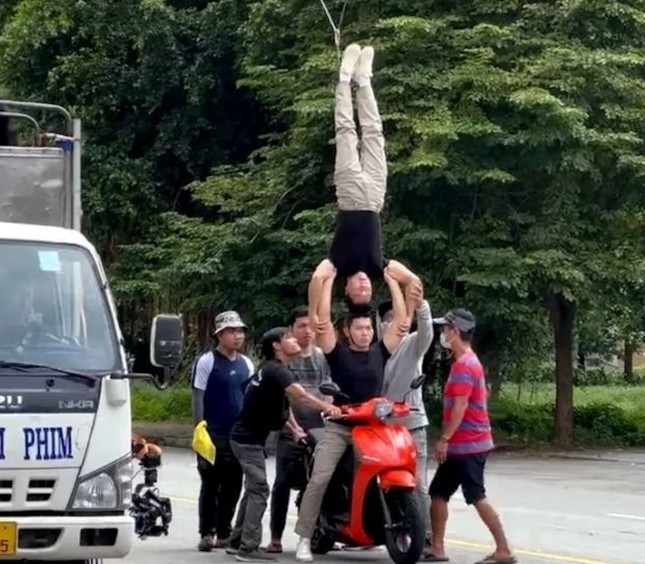 Le processus de fabrication des clips est garanti sans danger. (Photo coupée du clip).