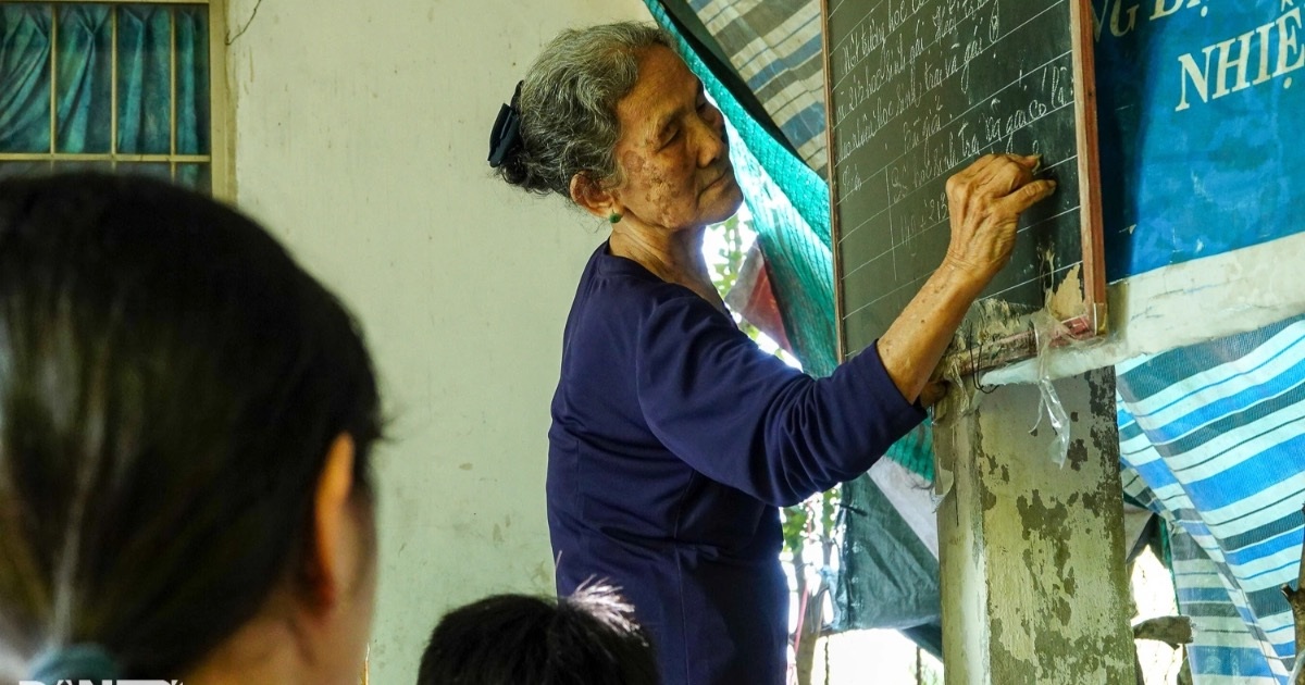 The old teacher has been helping thousands of rural children to read and write for 30 years.