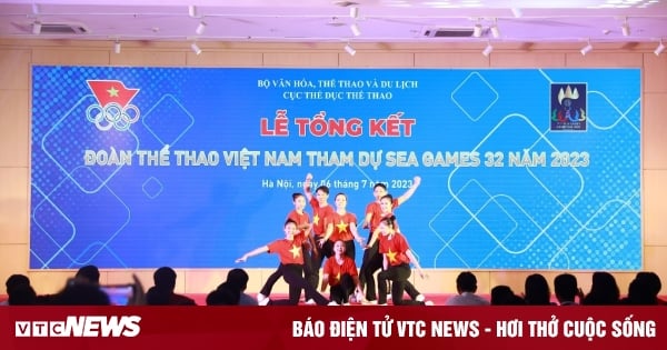 Acecook Việt Nam trao thưởng đoàn Thể thao Việt Nam dự SEA Games 32