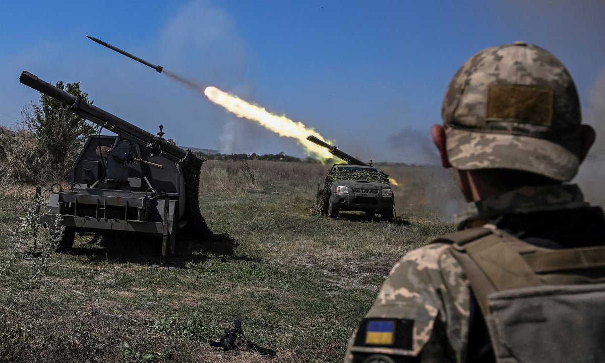 US Secretary 'shocked that Ukraine wants to receive 17 million artillery shells'