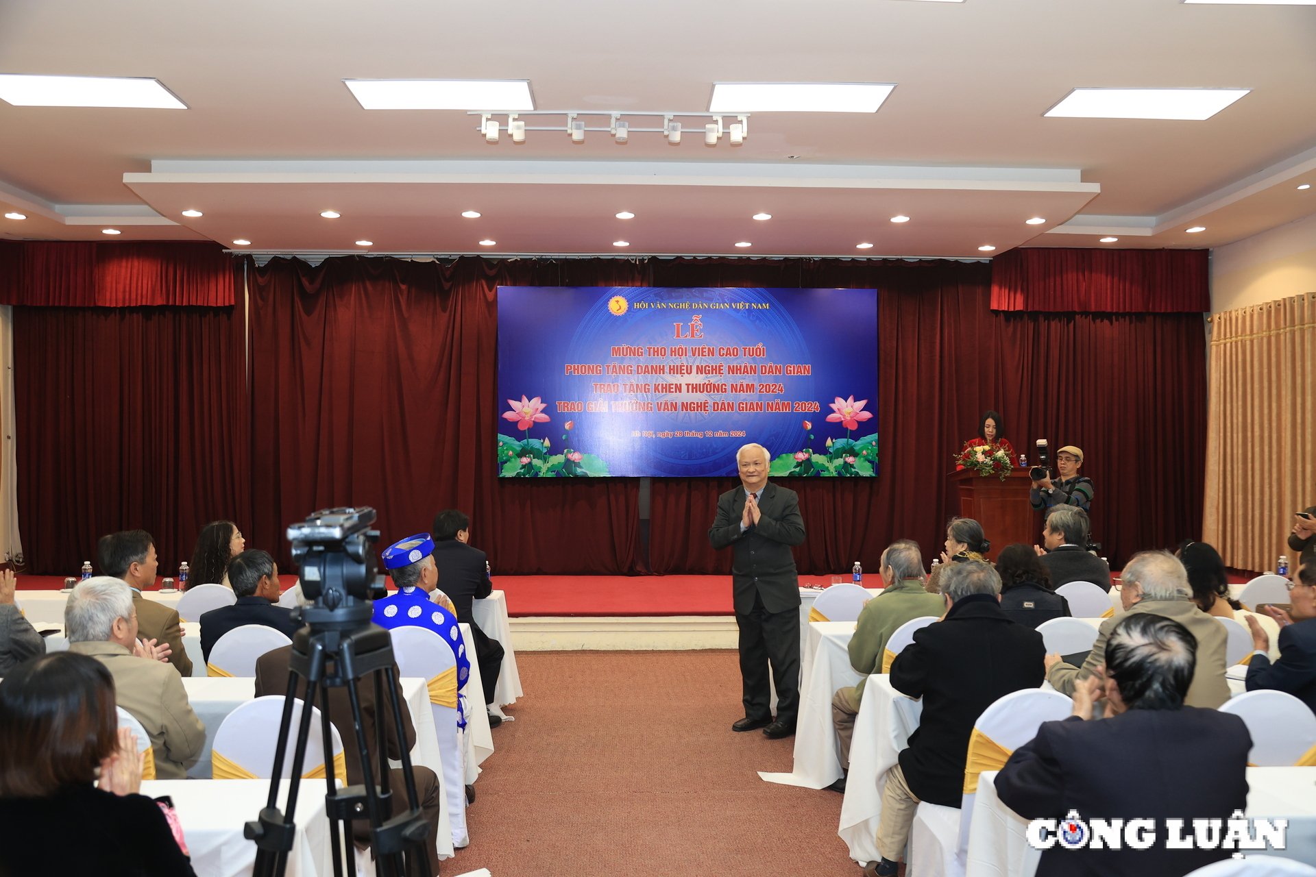 ផ្តល់កិត្តិយសដល់បុគ្គលឆ្នើមដែលបានឈ្នះពានរង្វាន់អក្សរសិល្ប៍ប្រជាប្រិយឆ្នាំ 2024 រូបថតទី 5