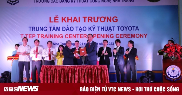 Toyota contributes to improving the quality of automotive technical training in Vietnam