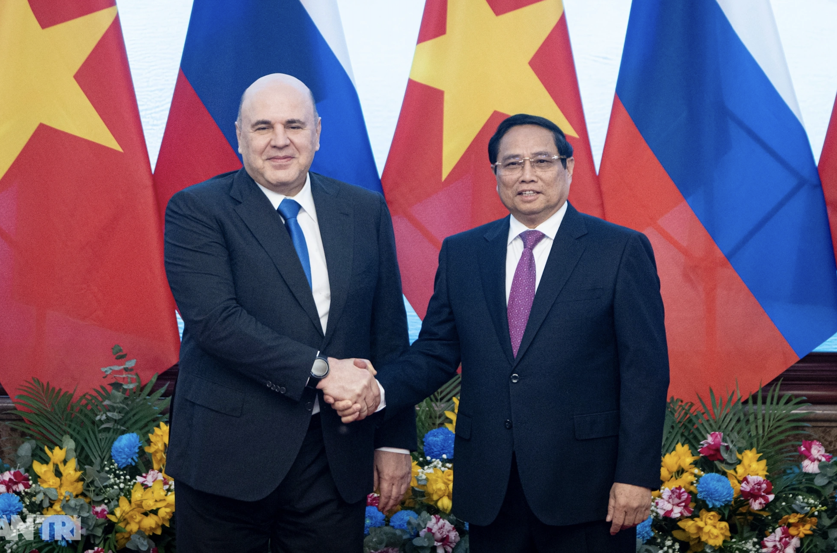 Prime Minister Pham Minh Chinh presided over the welcoming ceremony for the Russian Prime Minister's visit to Vietnam.