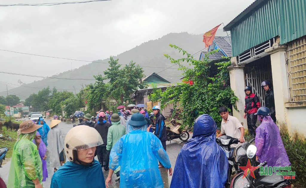 ถันฮวา: ฝนตกหนักทำให้เกิดดินถล่มและน้ำท่วมเป็นวงกว้าง