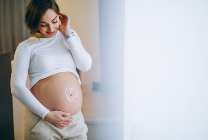 Un régime post-transfert d’embryon riche en micronutriments aide à concevoir facilement et à avoir une grossesse en bonne santé. Photo : Freepik