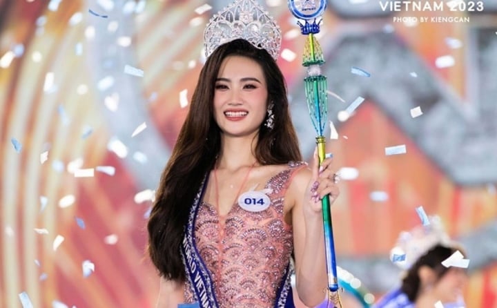 Hoa hậu Ý Nhi.