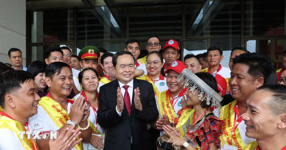 Chủ tịch Quốc hội gặp mặt người hiến máu tình nguyện tiêu biểu toàn quốc