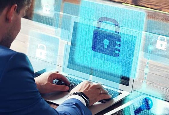 Kleine und mittlere Unternehmen müssen ihren Mitarbeitern grundlegende Schulungen zum Thema Cybersicherheit anbieten.