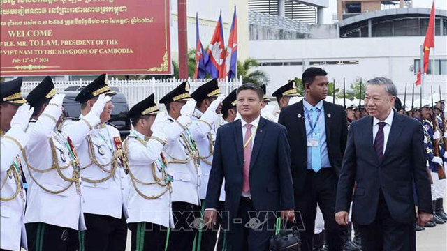 President To Lam leaves Phnom Penh, successfully concluding his visit to Cambodia