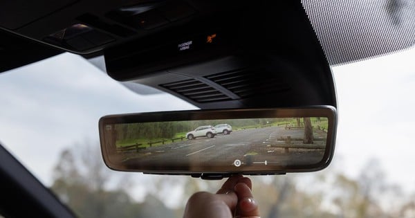 Mazda offers digital rearview mirror option