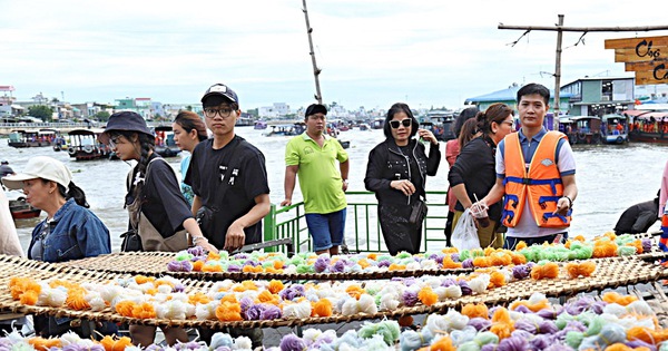 Cai Rang floating market is different now, Cai Be floating market is gradually 'sinking'