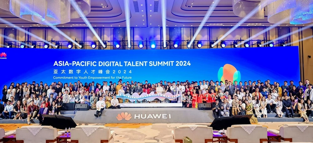 Cumbre de Talento Digital de APAC 2024 (1).jpg