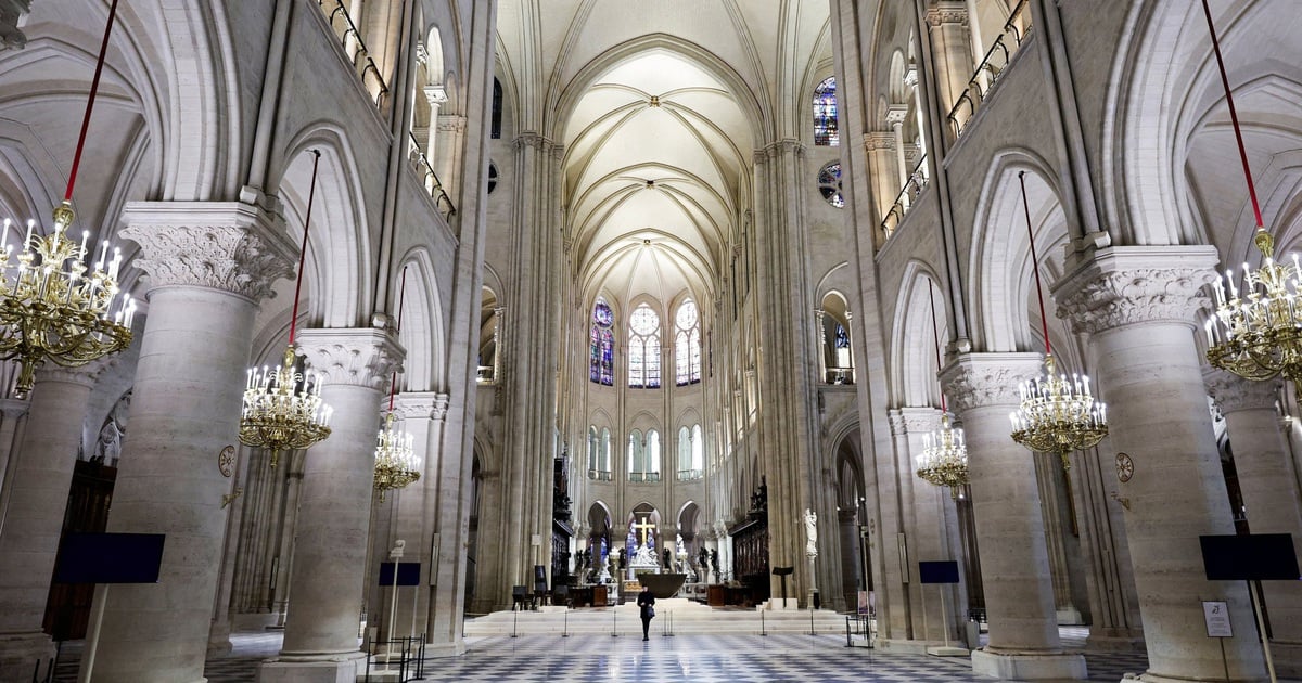 Interior de la Catedral de Notre Dame restaurada después de 5 años