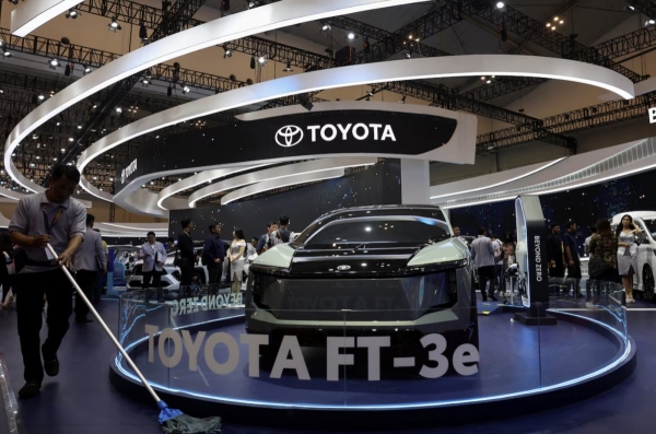 Toyota's global output falls for 10th consecutive month