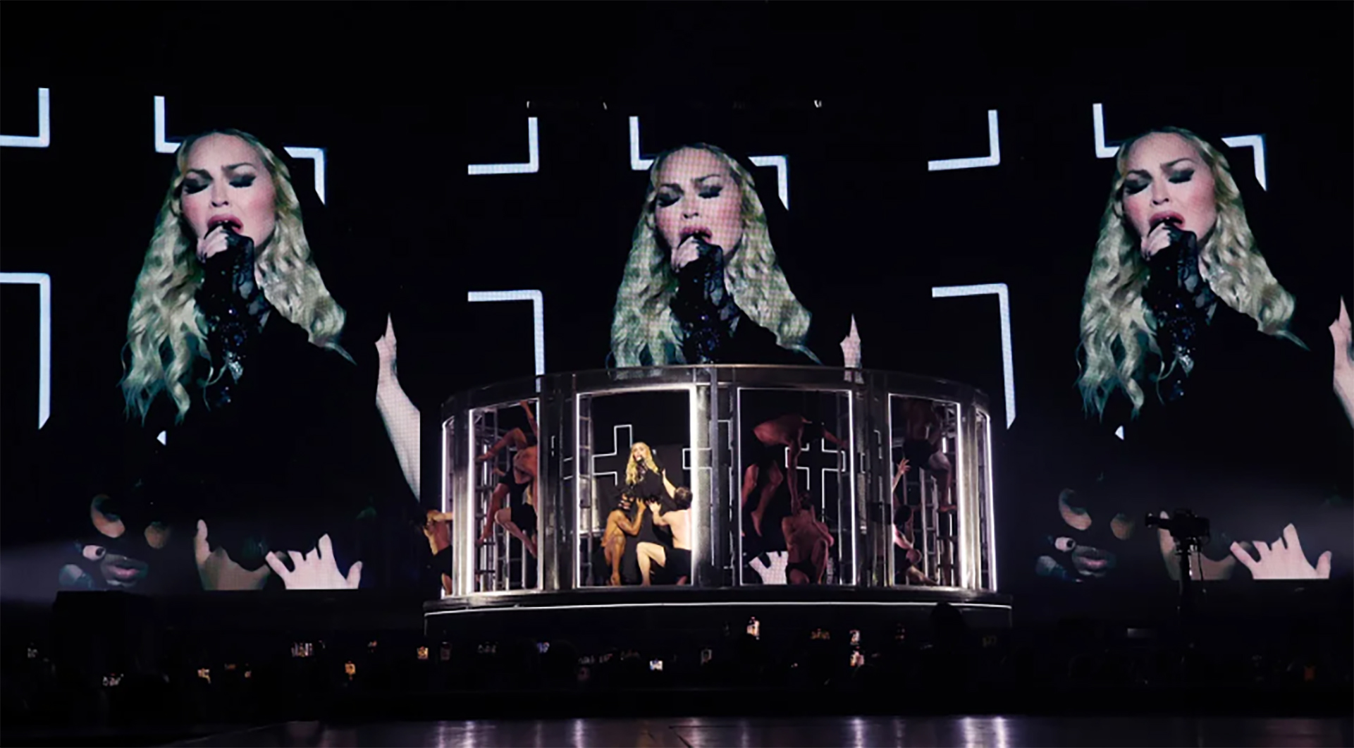 Madonna bị kiện vì... diễn muộn!- Ảnh 2.