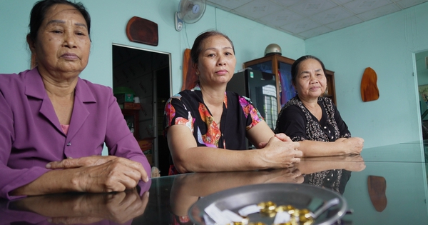 Selling "heavenly pearls", women in this area in Ca Mau flock to buy gold