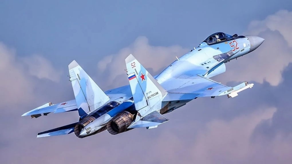 Tiêm kích Su-35S Nga hạ gục MiG-29 Ukraine từ khoảng cách hiếm có - 1