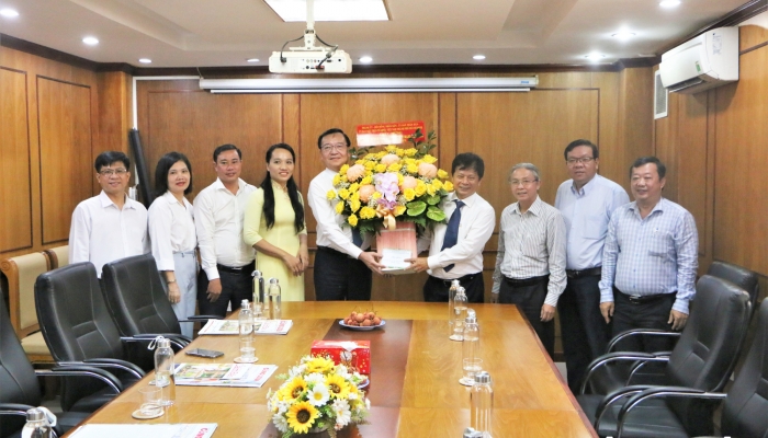 Politiker aus Ho-Chi-Minh-Stadt besuchen den vietnamesischen Journalistenverband und gratulieren ihm