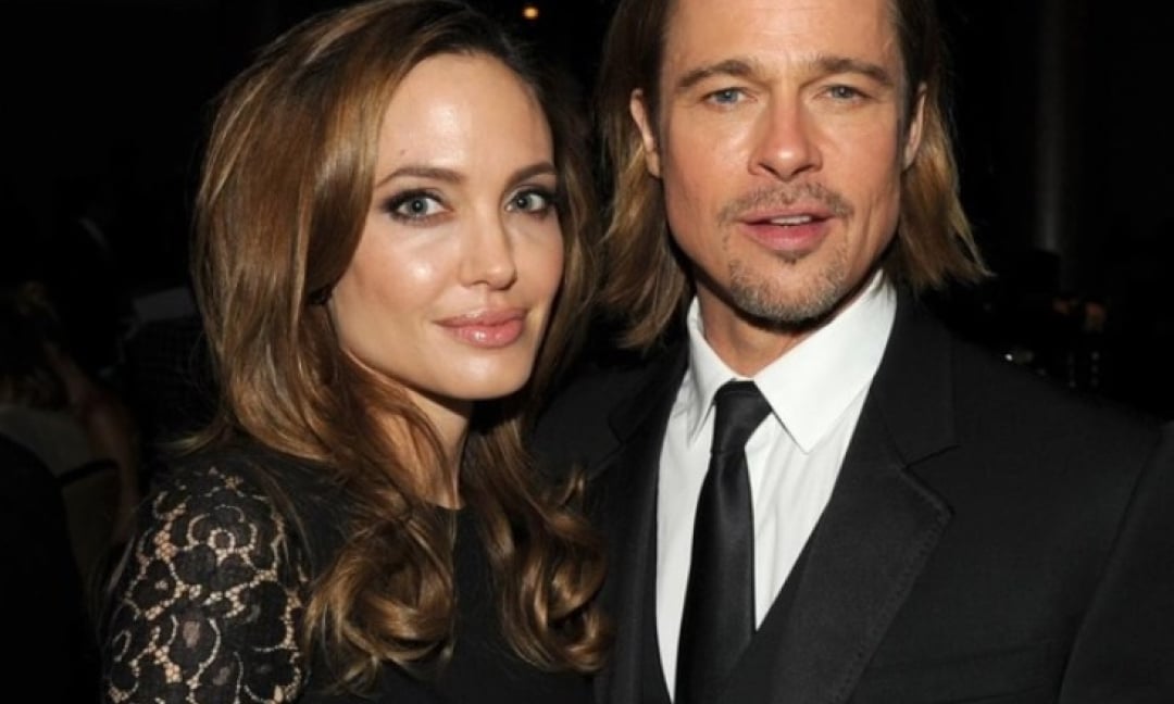 Angelina Jolie chế giễu Brad Pitt