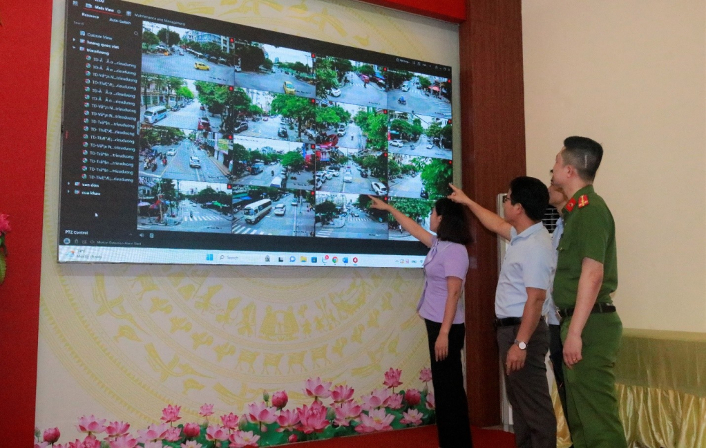The camera system in Tran Phu ward is connected to the ward police, contributing to ensuring security and order.