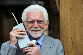50 Jahre seit der Geburt des „sprechenden Ziegelsteins“